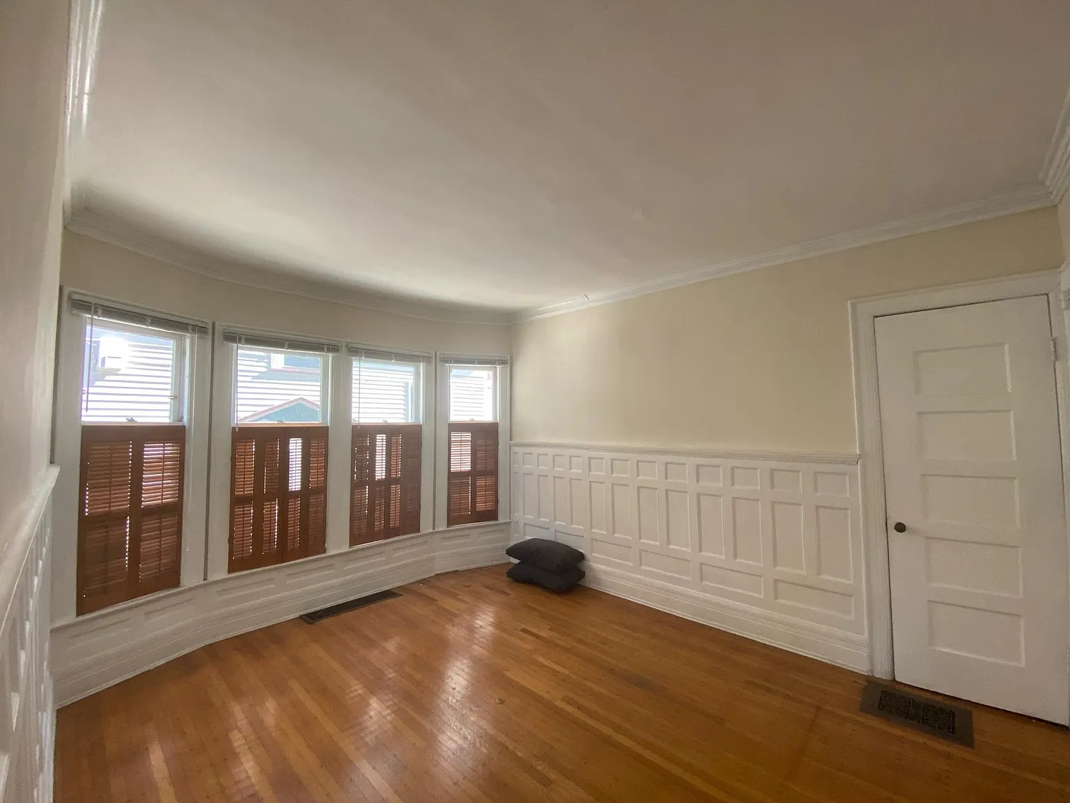 1 bed, 700 sqft, $1,210 — Photo 2