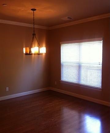 3rd image of 4572 Sawmill Pl