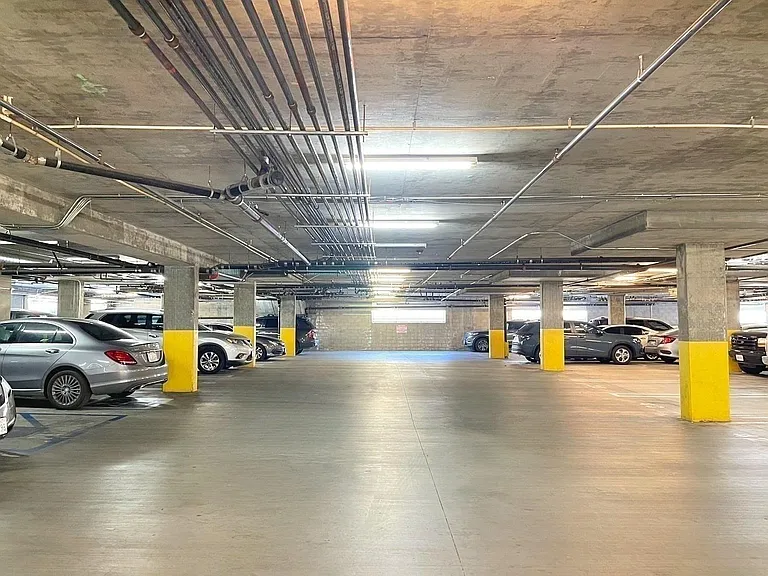 Cosmo Apartments — Photo 13