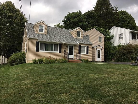 2nd image of 121 Fairwood Dr