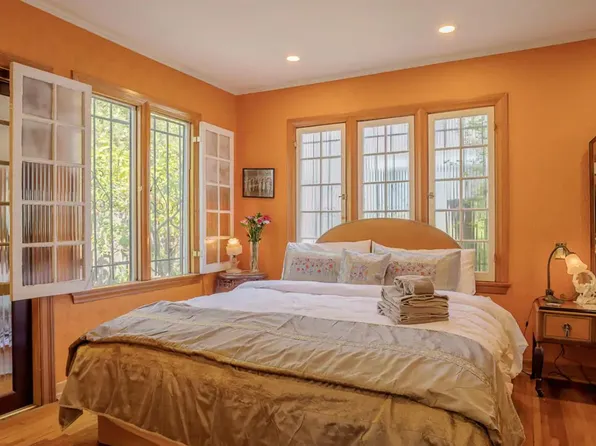 2146 Holly Dr, Los Angeles, CA 90068