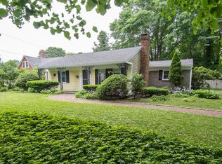 307 Phinneys Ln, Centerville, MA 02632