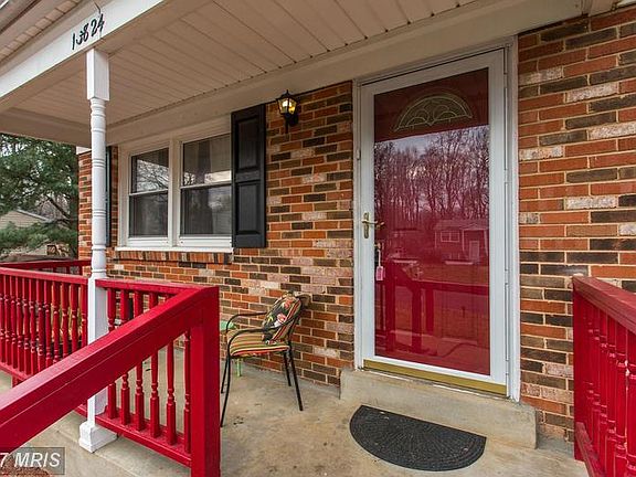 3rd image of 13824 Londonderry Ct