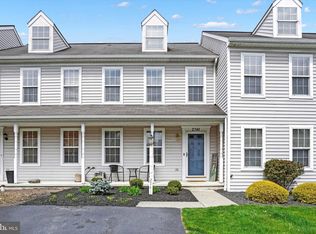 2741 Woodmont Dr, York, PA 17404