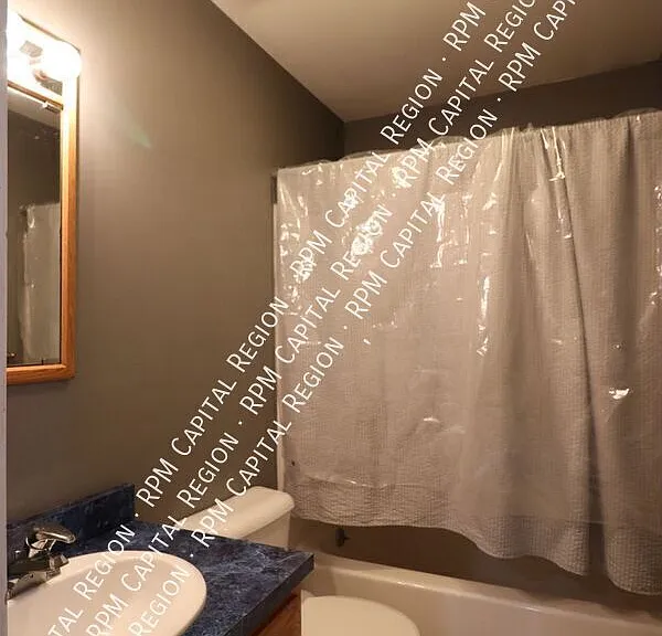 121 Lemont Ave — Photo 18