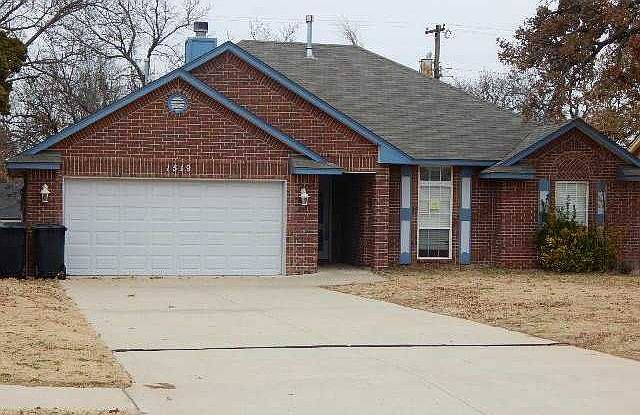 1st image of 1519 NE 50th St