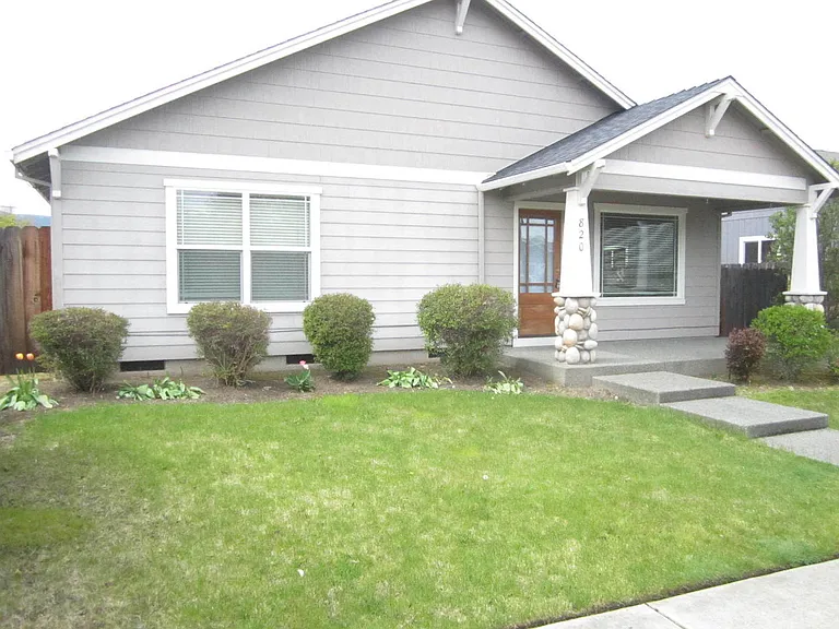 820 Isherwood Dr — Photo 1