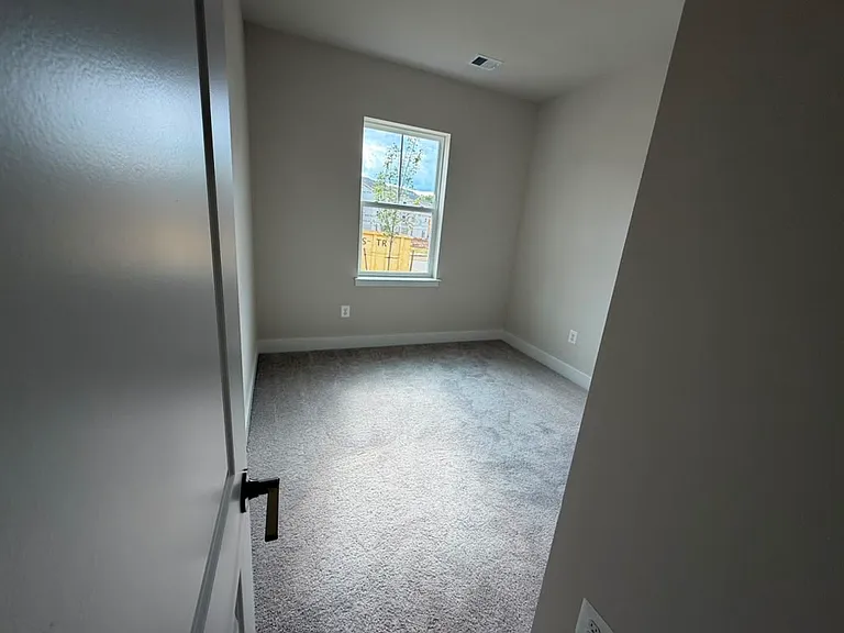 457 Gravenstein Ln — Photo 9