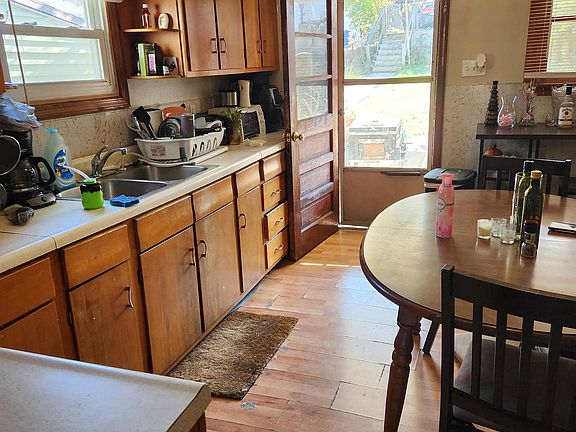 2nd image of 517 Pine Hill St