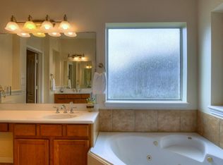 2101 Cambridge Bay Dr, Pearland, TX 77584