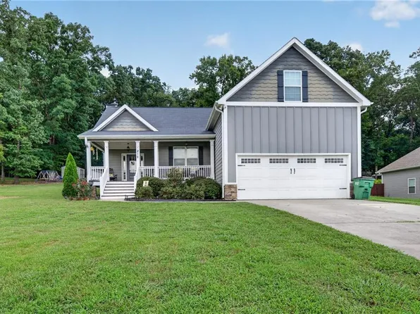212 Burnt Hickory Ln SE, Calhoun, GA 30701