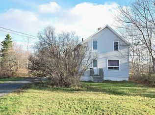 82 Pond Rd, Sydney Mines, NS B1V2X4
