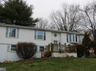 8343 Oxford Cir, Waynesboro, PA 17268