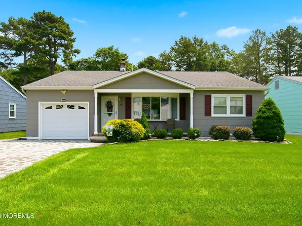 90 Millbrook Drive, Toms River, NJ 08757