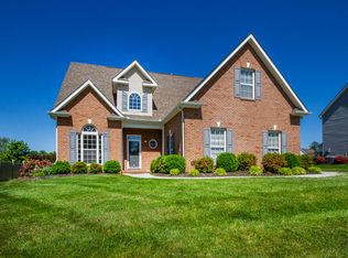 974 Granada Dr, Lenoir City, TN 37772