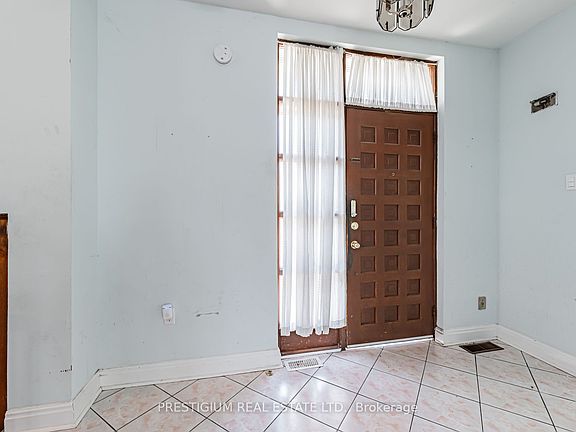 5th image of 75 Stormont Ave