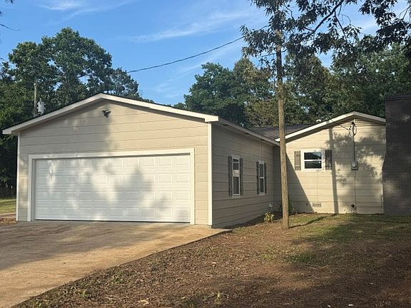 4th image of 4271 Mount Olivet Rd