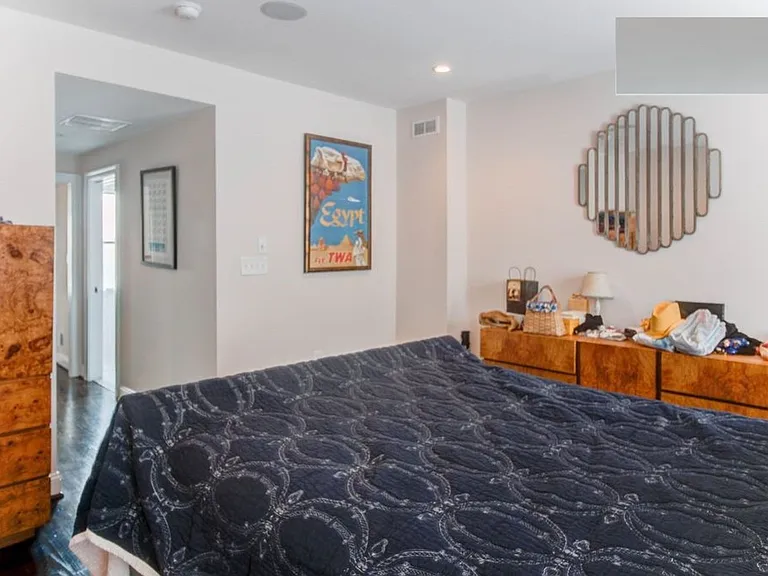 2025 E Lombard St — Photo 6