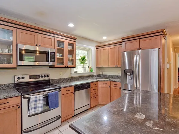 105 California St, Marshfield, MA 02050