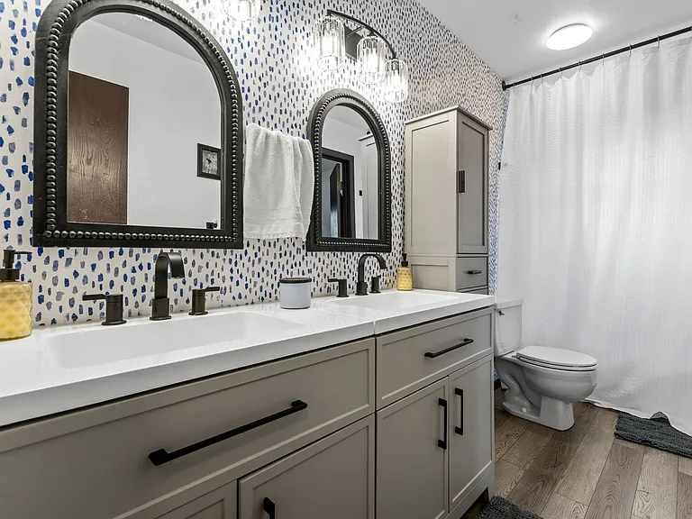 4303 Eastcrest Cir W — Photo 14