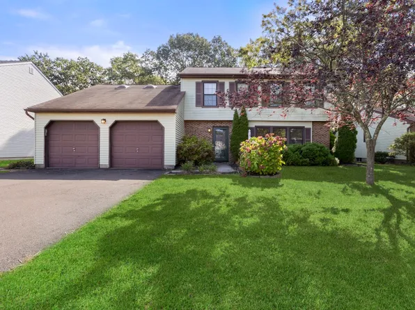 13 Laurel Crest Dr, Howell, NJ 07731