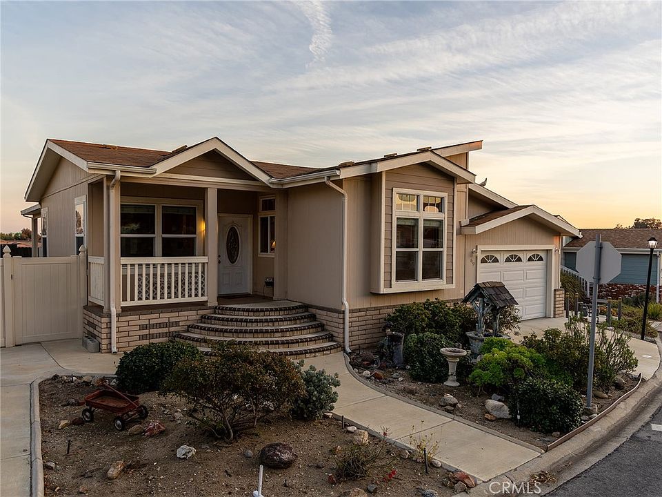 1st image of 15455 Glenoaks Blvd Space 69