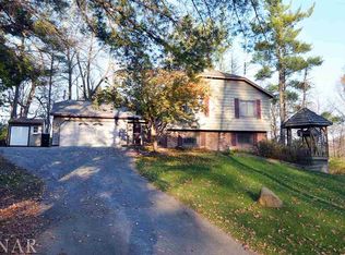 4999 Camelback Rd, Heyworth, IL 61745