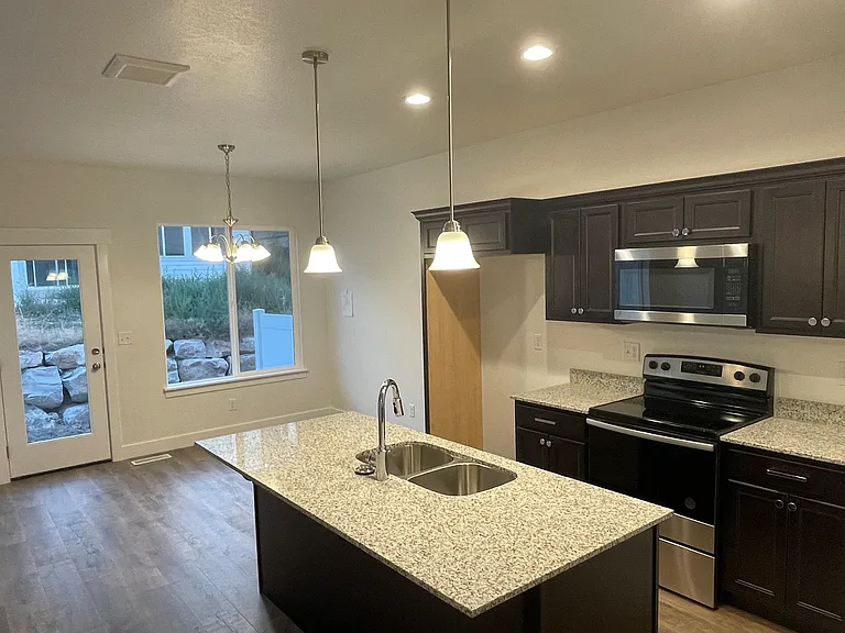 1371 N Sage Dr — Photo 4