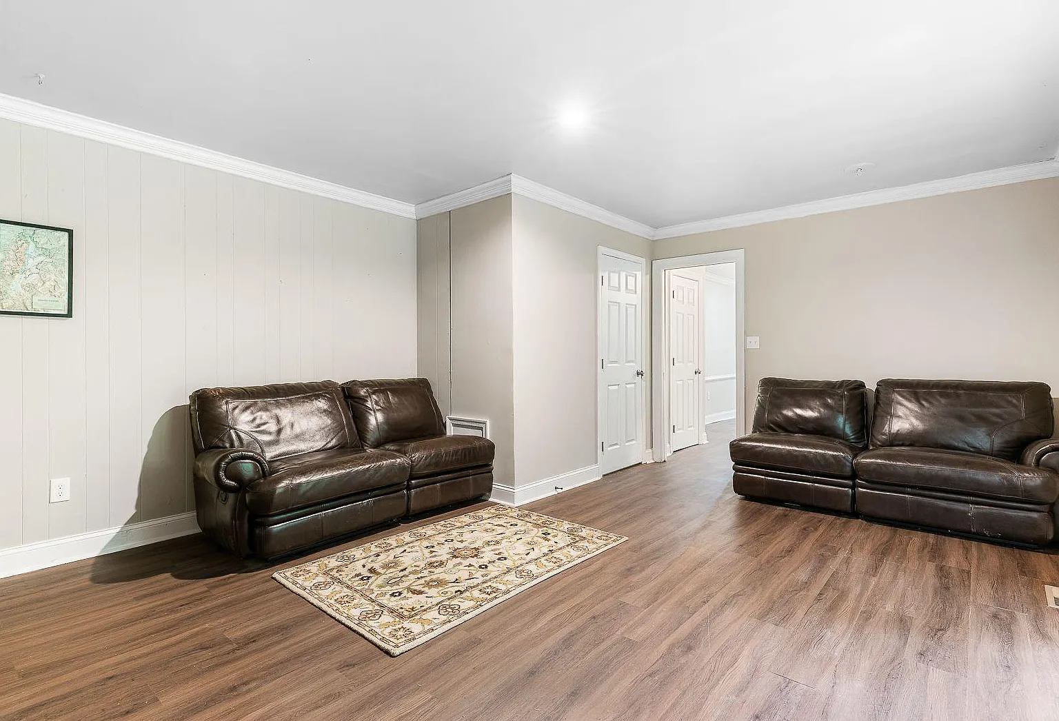 4 bed, 5.5 bath, 4000 sqft, $754 — Photo 4