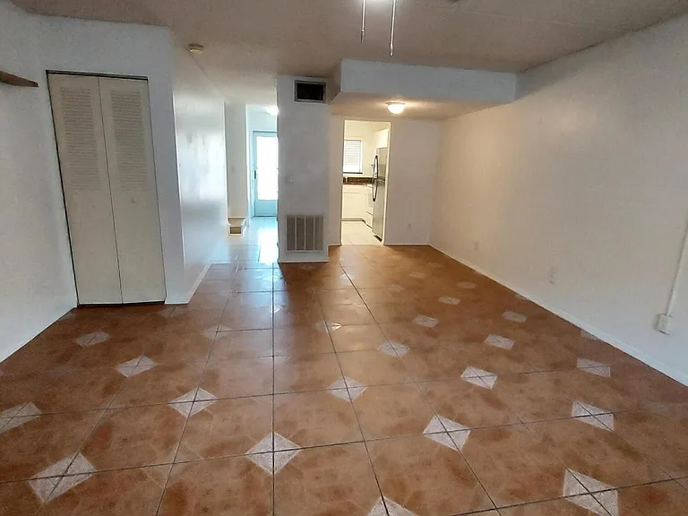 55 Vining Ct #204 — Photo 3