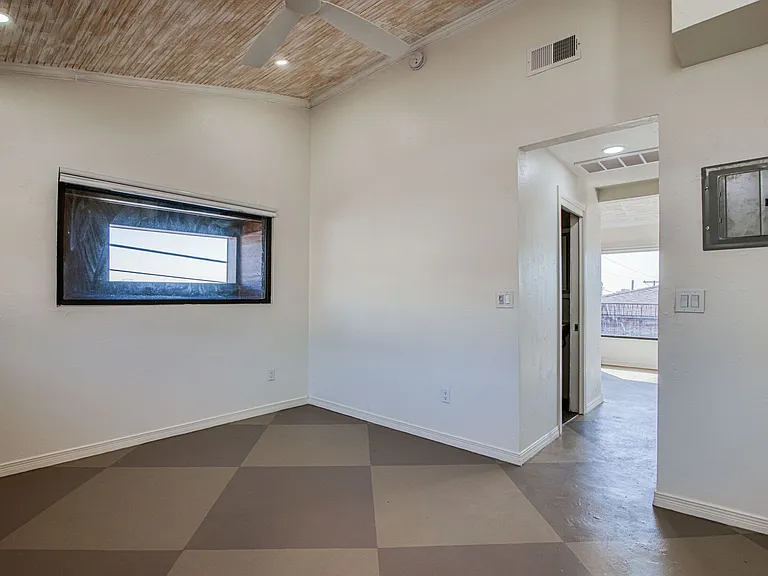 1606 N Stanton St #10 — Photo 8