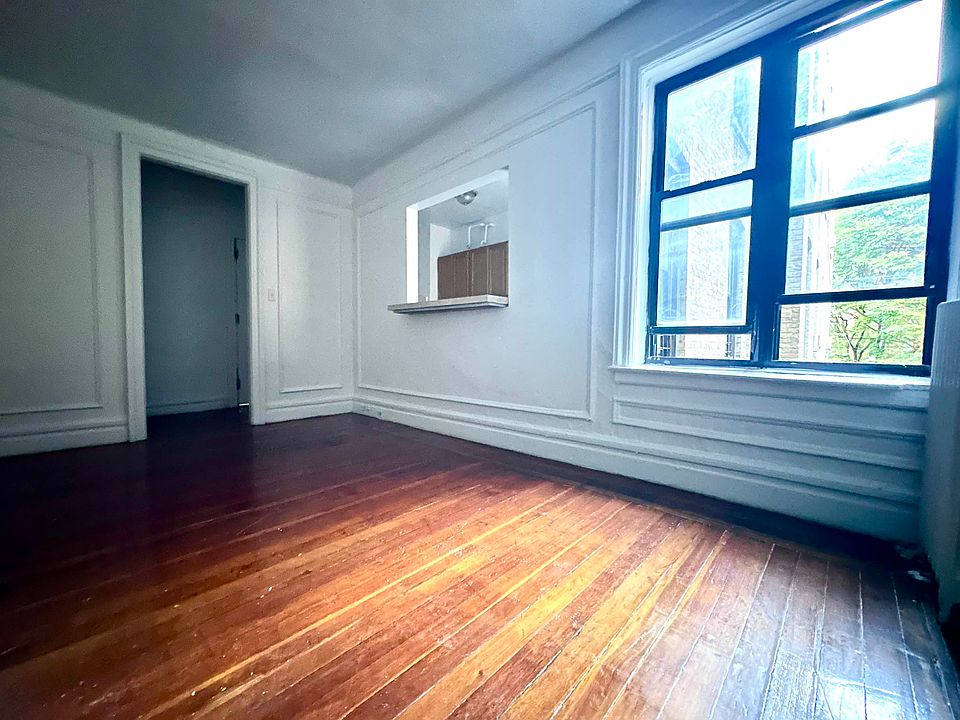 2nd image of 573 Isham St APT 25