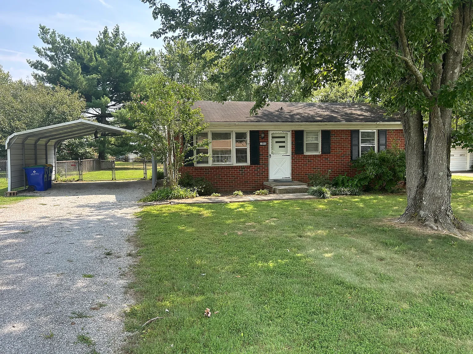 2 bed, 875 sqft, $1,300 — Photo 3