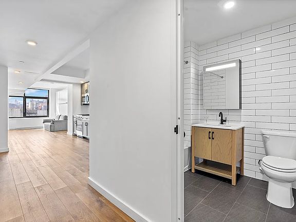 5th image of 251 W 117th St APT 4C