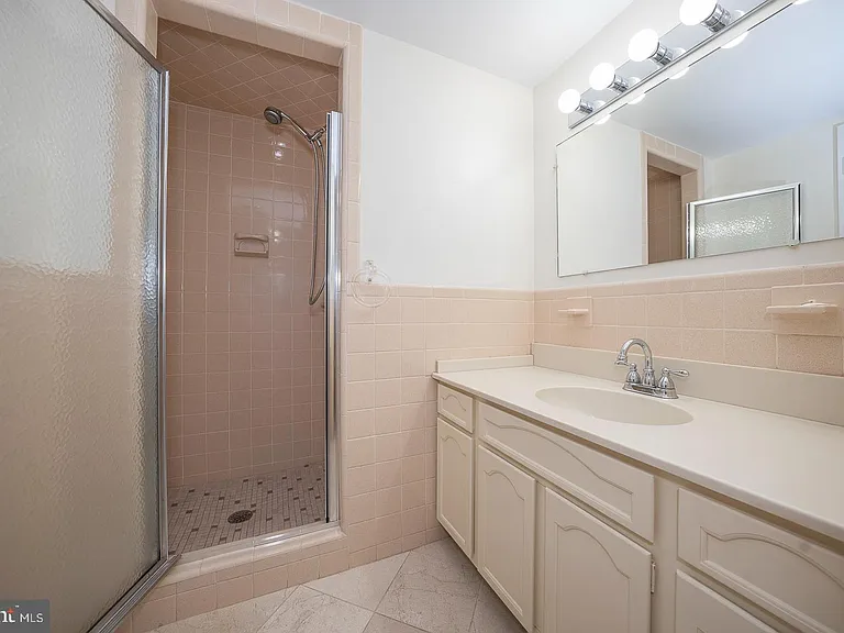 260 W Montgomery Ave #304 — Photo 22