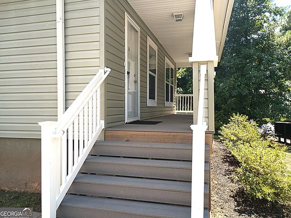 4th image of 105 Bob White Ln