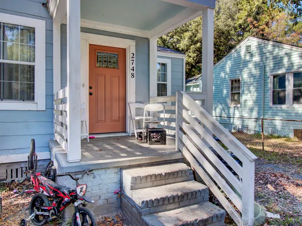 2748 E Surrey Dr, North Charleston, SC 29405