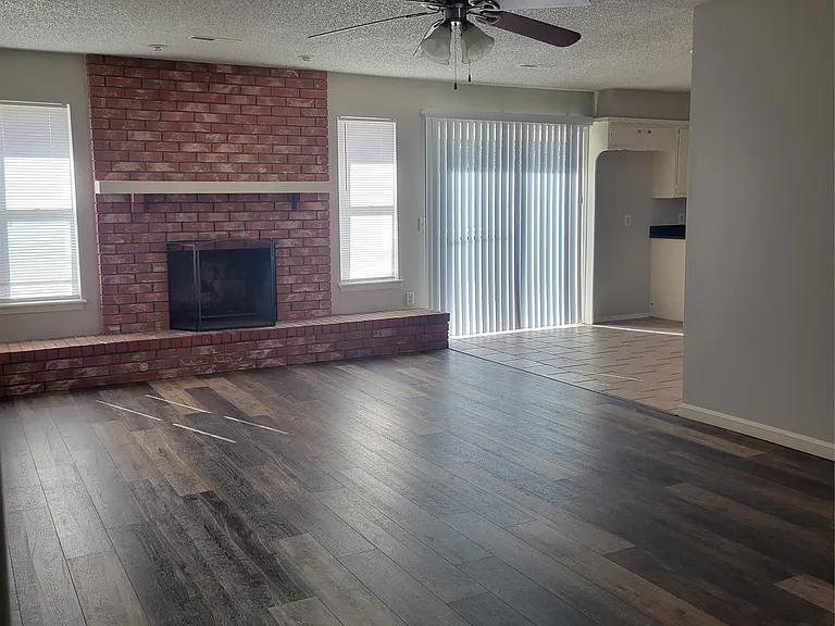 4805 W Charleston St — Photo 8