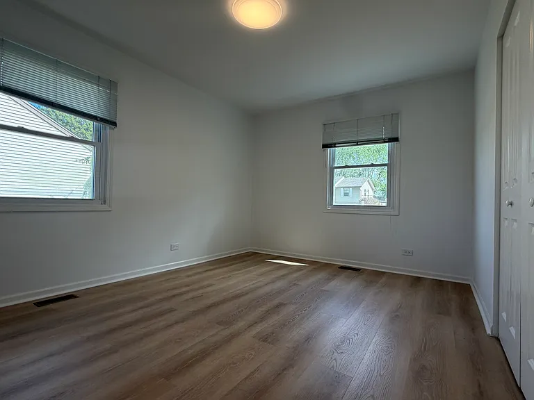 1161 Parker Ln — Photo 12