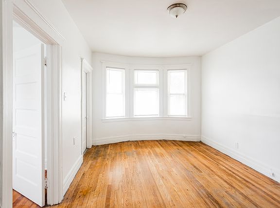 5th image of 3053 Evaline St #1