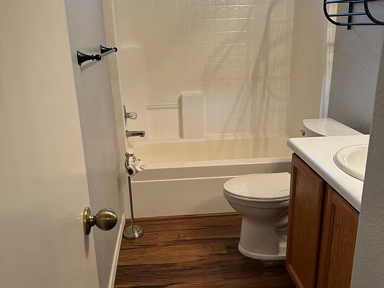 15743 W Elm St — Photo 31