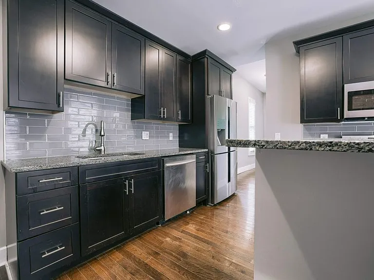 Summit St 788-790 MLR — Photo 3