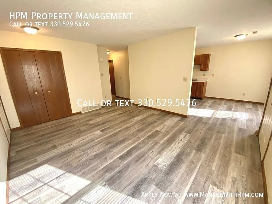 2 bed, 1.0 bath, 798 sqft, $1,095 — Photo 2