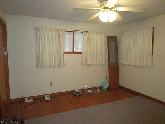 4th image of 315 Laurel St