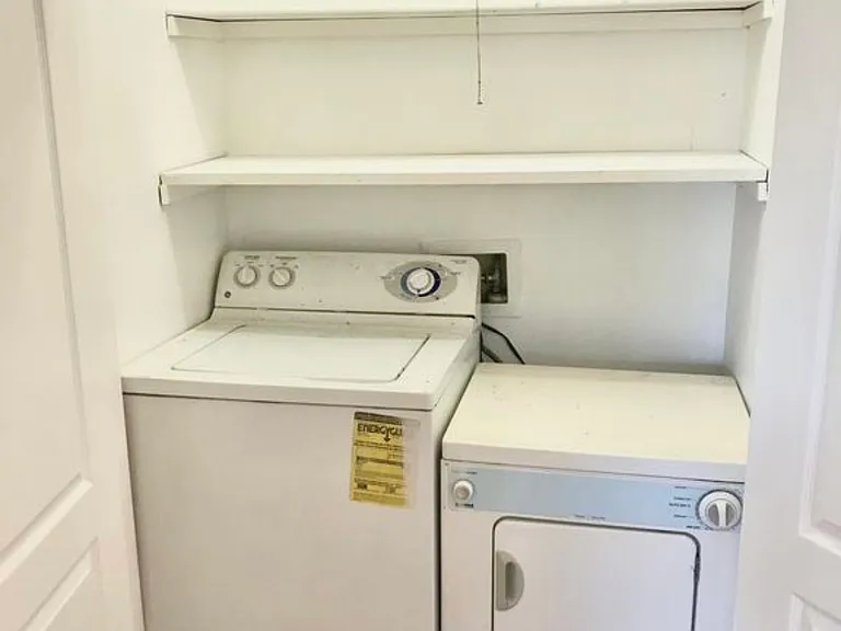 1431 S Shenandoah St #9 — Photo 6