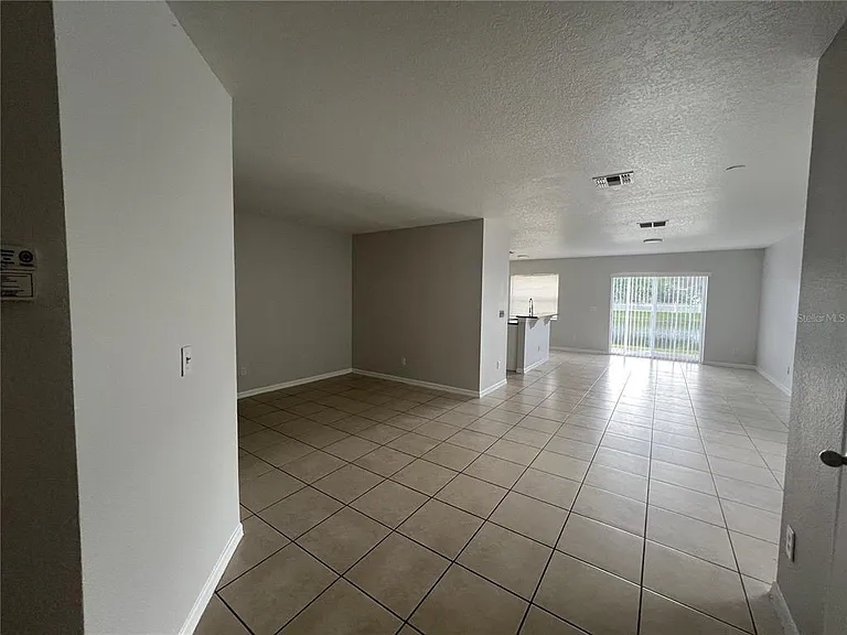 572 Cresting Oak Cir #19 — Photo 5