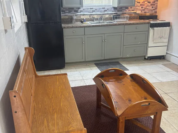 37450 State Road 19 APT B, Umatilla, FL 32784