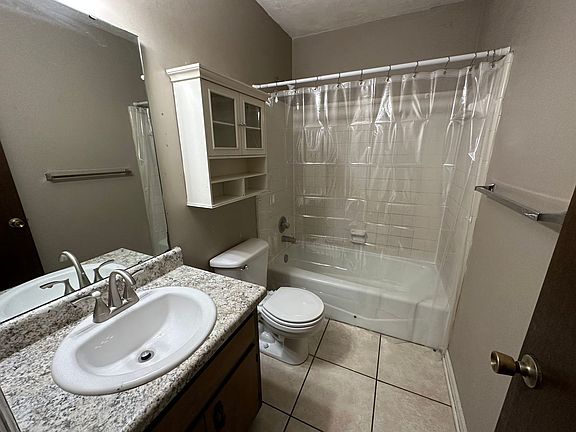 4th image of 2089 Sandcastle Dr APT A