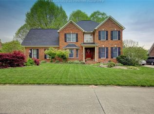 125 Willowood Cir, Hurricane, WV