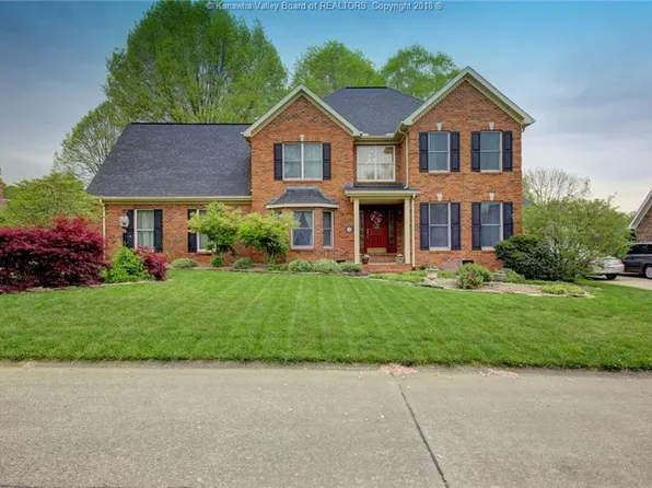 125 Willowood Cir, Hurricane, WV 25526